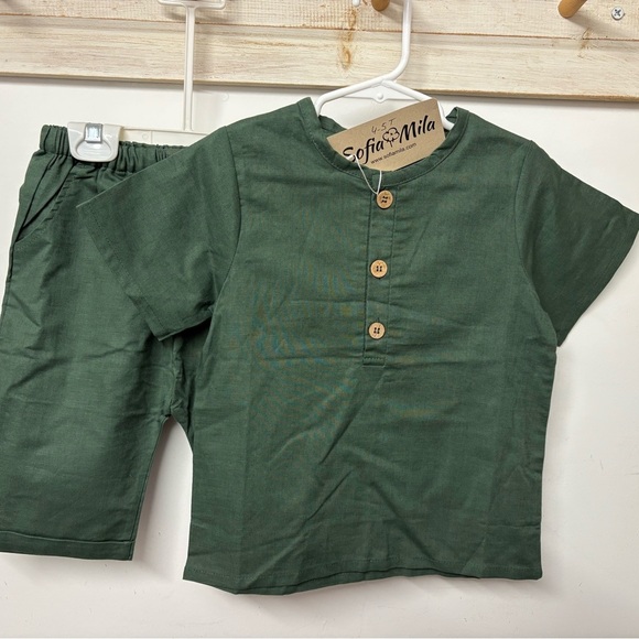 NWT Boy’s Olive Green Linen Set from Sofia Mila boutique 4/5T - Picture 1 of 5